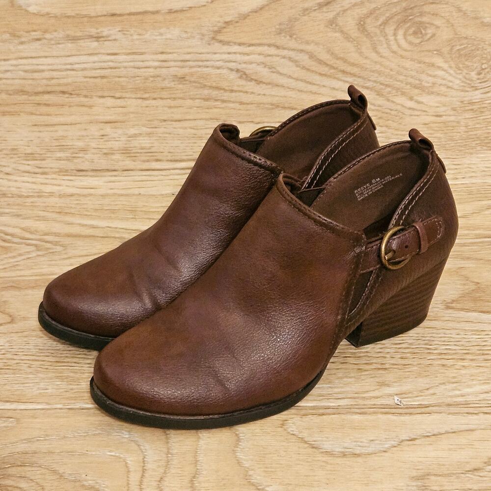 Baretraps Women's Reeve Slip-On Shoe Size 6M Dark Brown Comfort